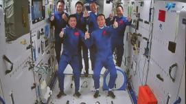 歷史一刻！中國(guó)空間站兩個(gè)航天員乘組首次實(shí)現(xiàn)“太空...